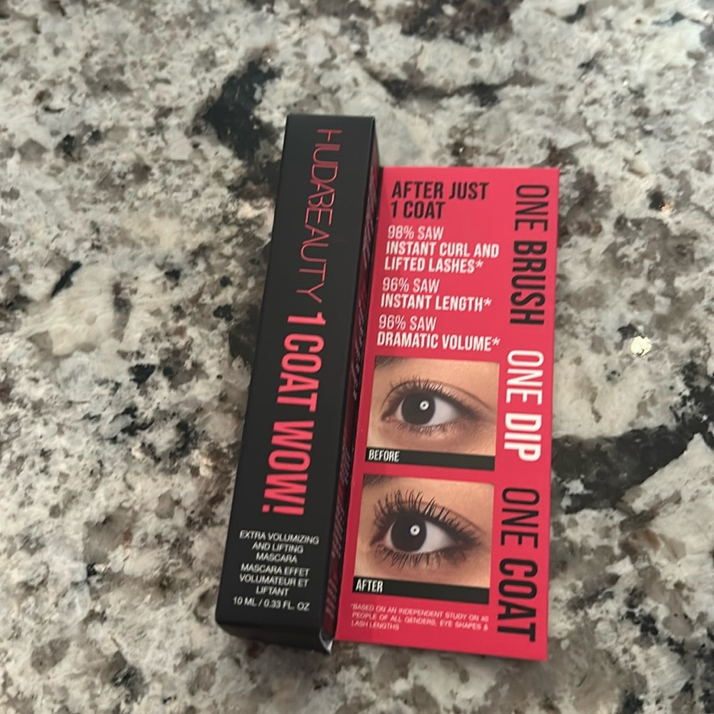 HUDA BEAUTY 1 COAT WOW! Extra Volumizing and Lifting Mascara